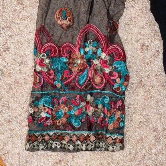 Black Off-the-Shoulder Shift Dress with Embroidered Sleeves - Picture 2 of 4